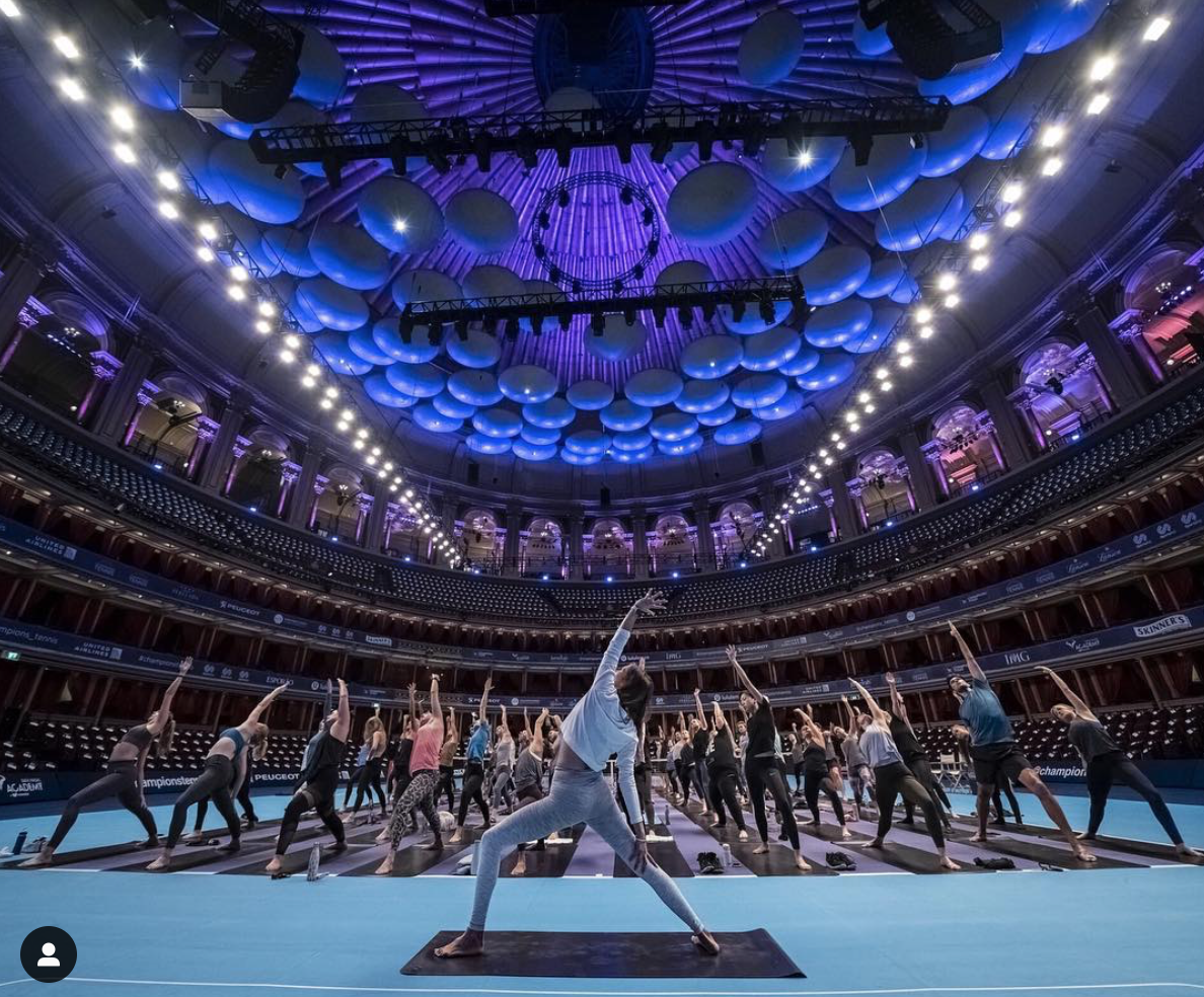 Image of a yoga class at one of Lululemon’s festivals.